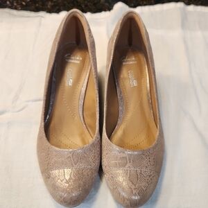 Clarks Tan & Silver Snake Design Wedges